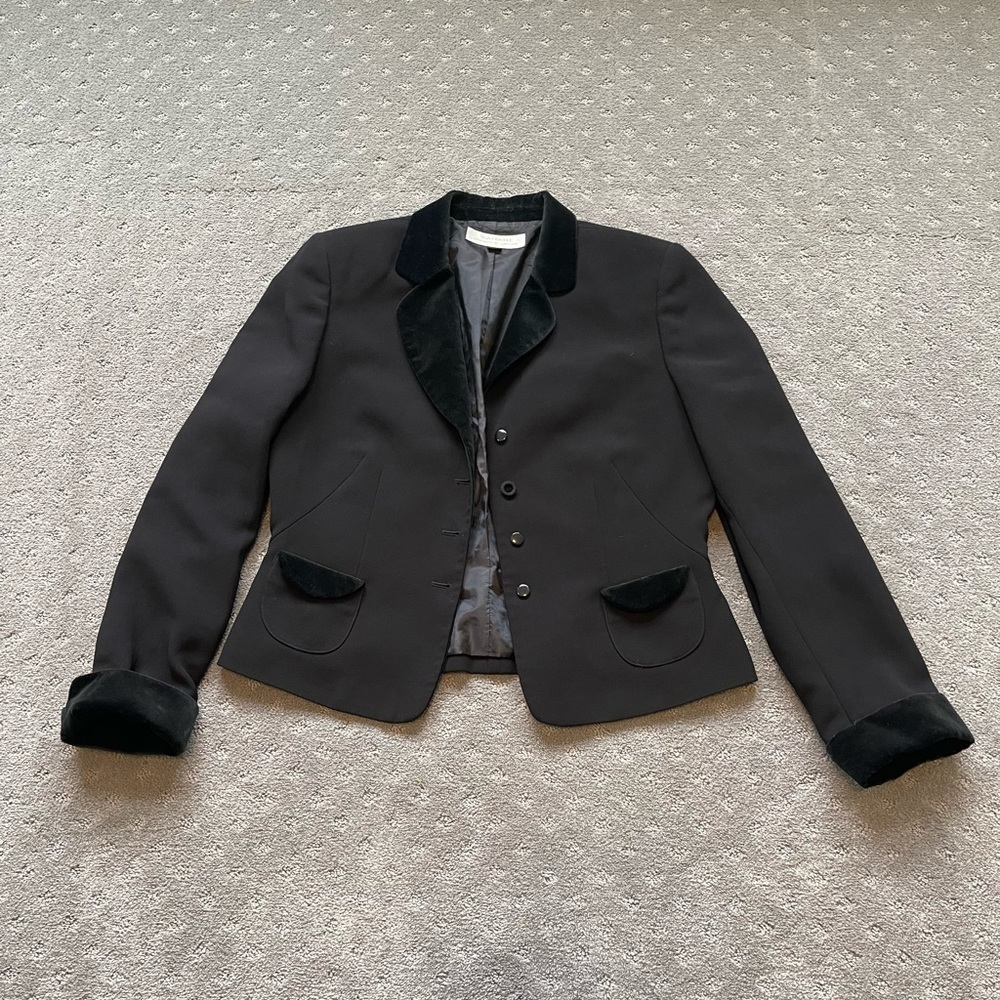 Tahari Black Velvet Trim 4 Button Blazer Jacket Women’s Size 12